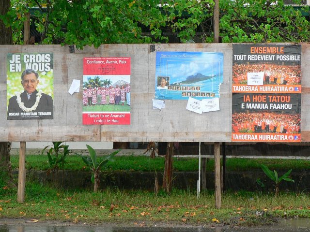 41- Affiches electorales du President de Polynesie et de l'assemblee 